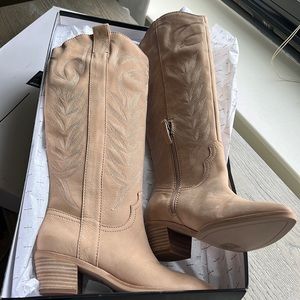 Dolce Vita Solei Dune Nubuck (NWT)